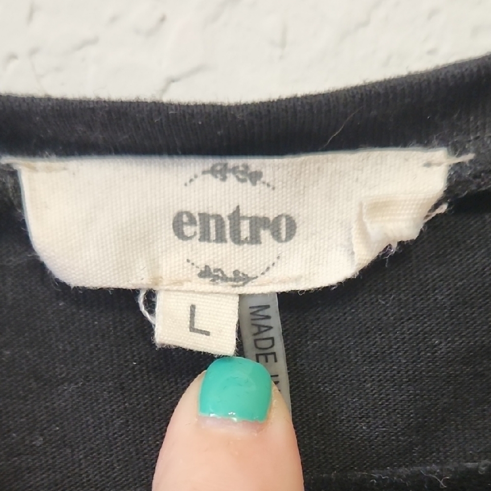 Entro Black Short Sleeve Tee